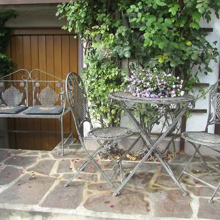 Tschenett Casa de Férias